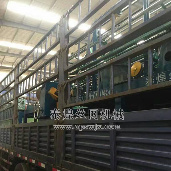 2017年第一臺連罐拉絲機發(fā)貨中